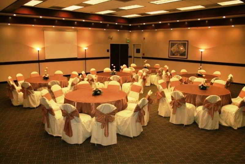Wyndham Garden Monterrey Norte San Nicolás de los Garzas Restaurant billede